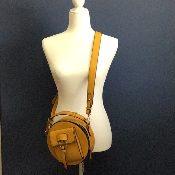 Mustard Purse - Picture 4 of 4